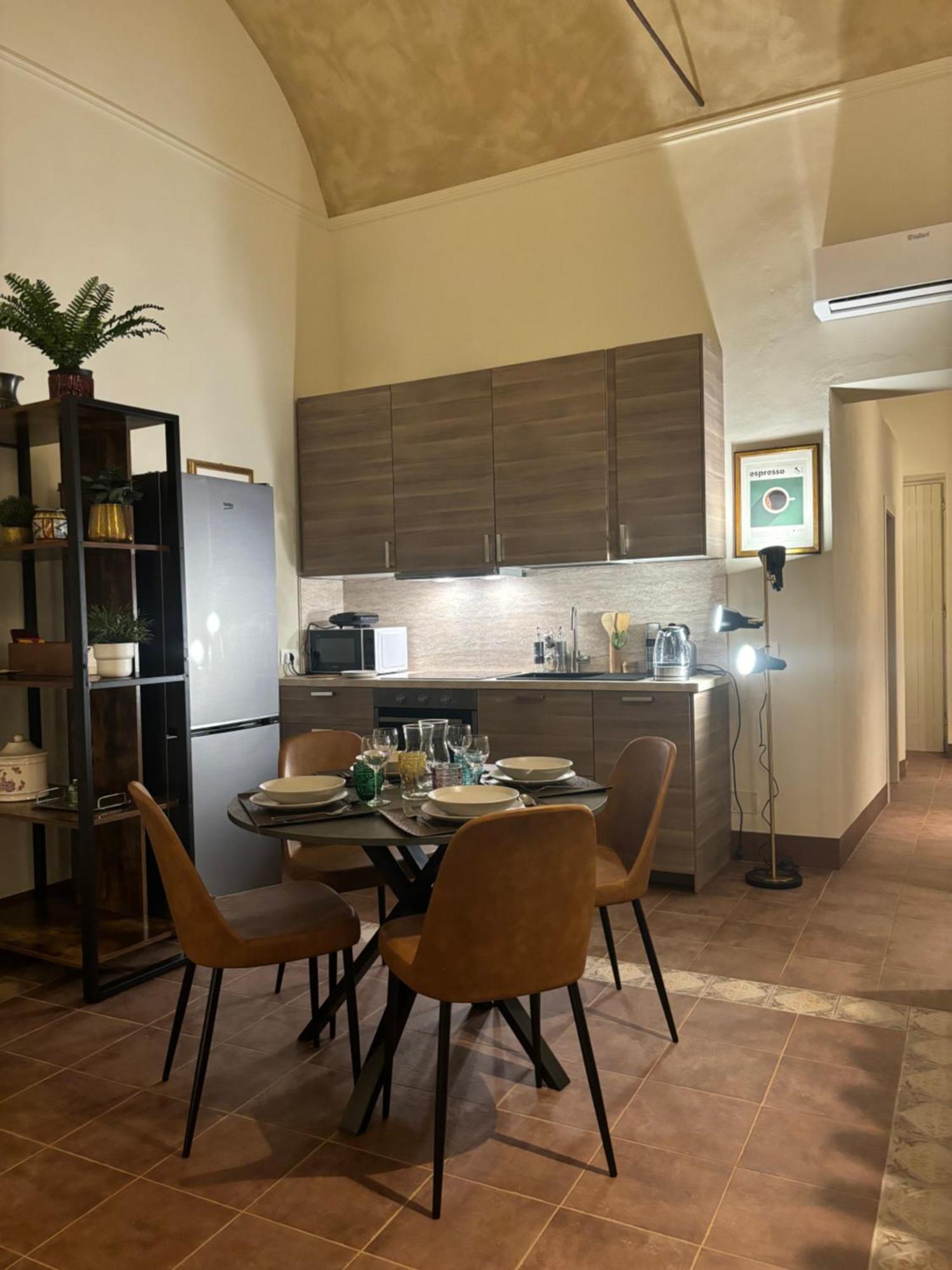 Apartment L'antica Colonna, In Centro Storico